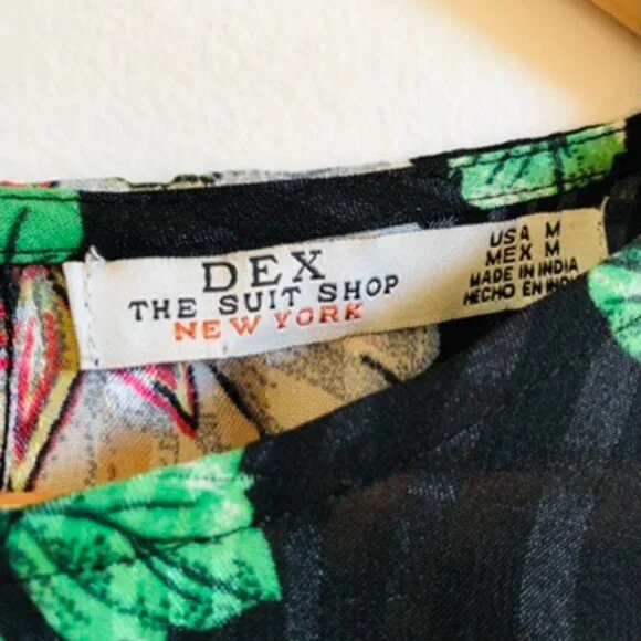 Pretty Floral Sheer Top by Dex the Suit Shop NYC - Picture 3 of 14